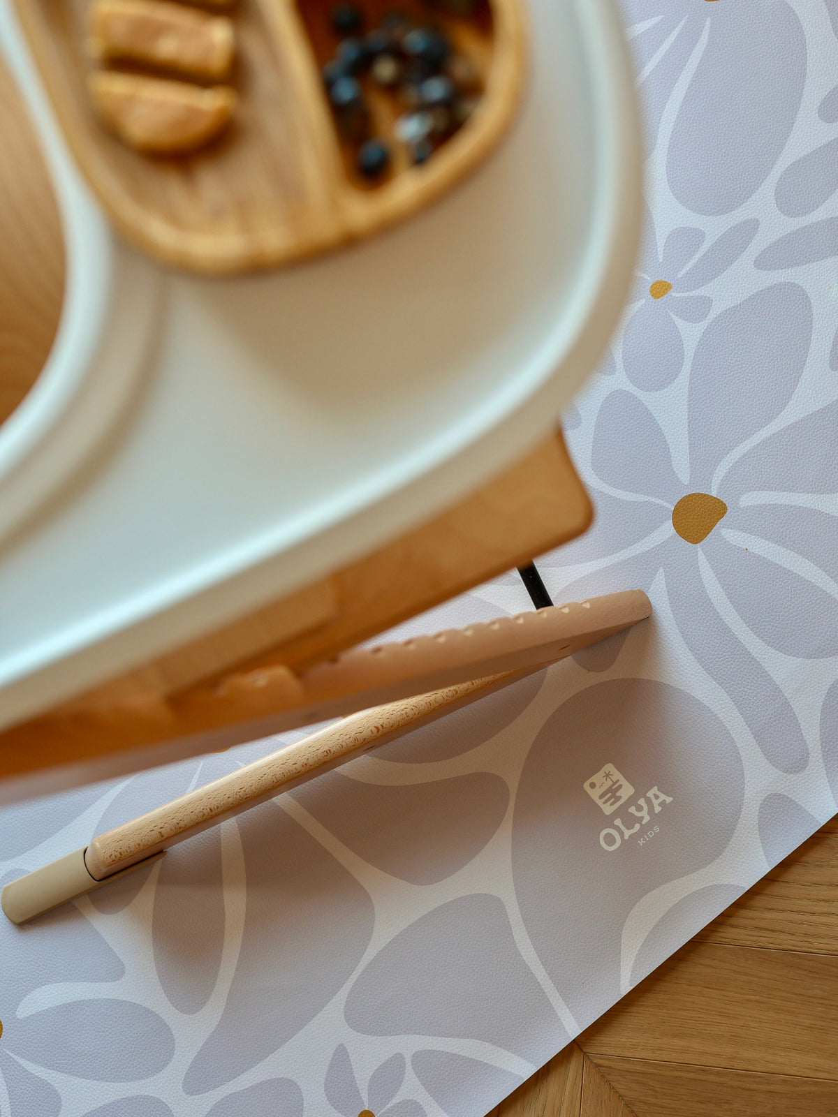 Kids Mealtime Floor Mat, Non-Slip & Waterproof - Daisy Lavender